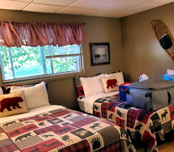 Rainbow Lodging (Rainbow Motel & Cabins) - Web Listing (newer photo)